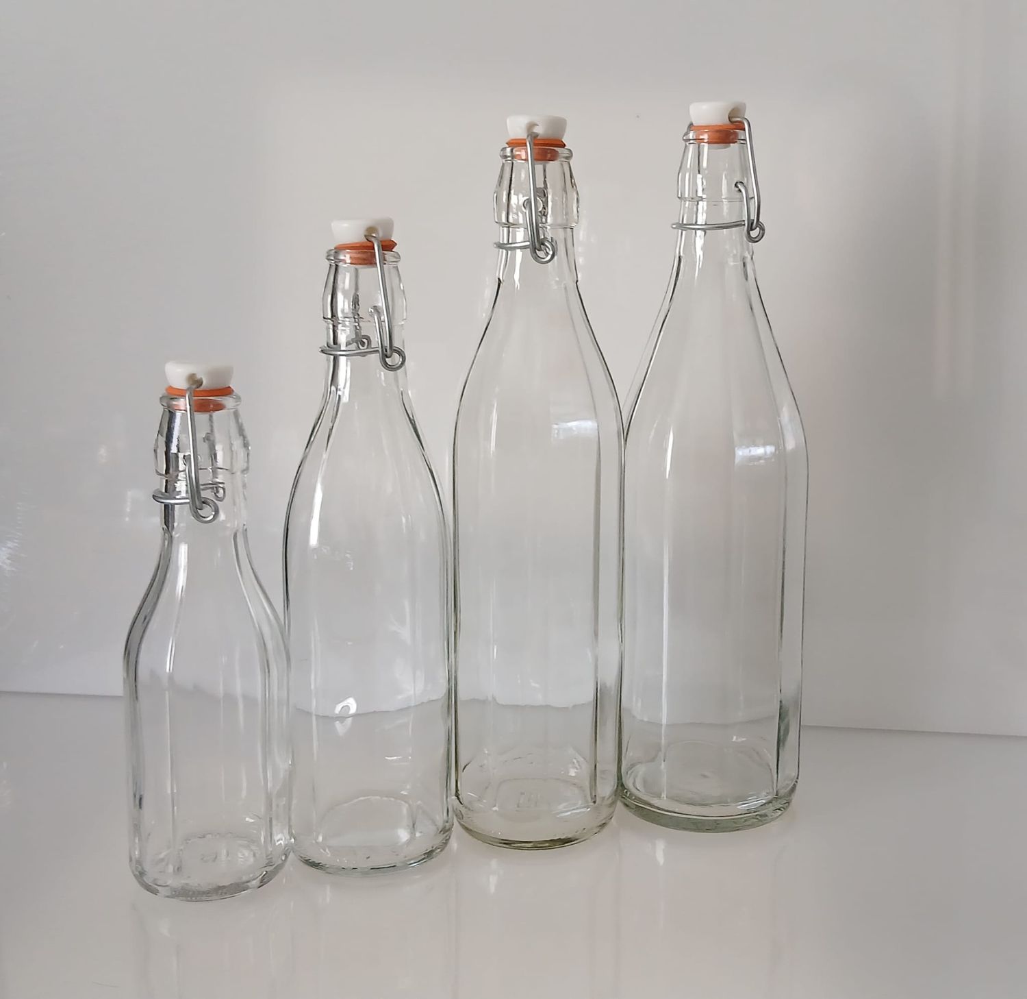 Bottiglia costolata tonda in vetro Bormioli