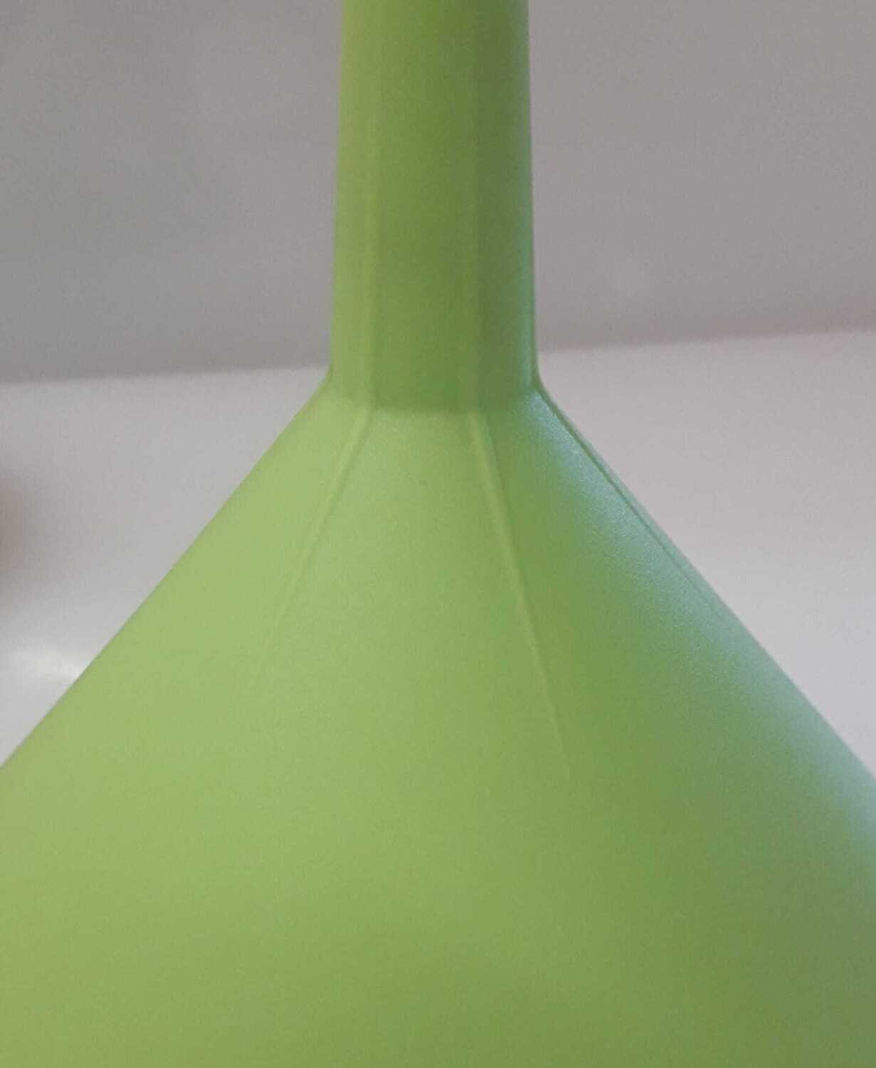 Imbuto plastica colorato, grande cm.16 Imbuto plastica colorato, grande cm.16, Colore: verde