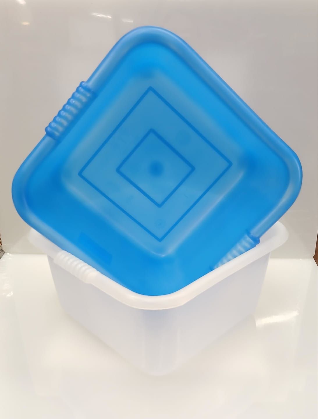 Bacinella quadra 2 maniglie cm.32 Bacinella quadra 2 maniglie cm.32