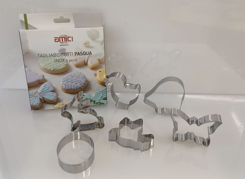 Stampo tagliabiscotti pasqua inox Amici conf.6 pezzi assortiti Stampo tagliabiscotti pasqua inox Amici conf.6 pezzi assortiti