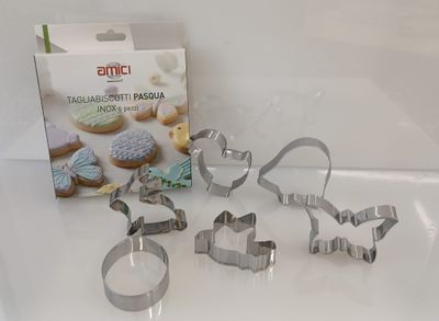 Stampo tagliabiscotti  pasqua inox Amici conf.6 pezzi assortiti