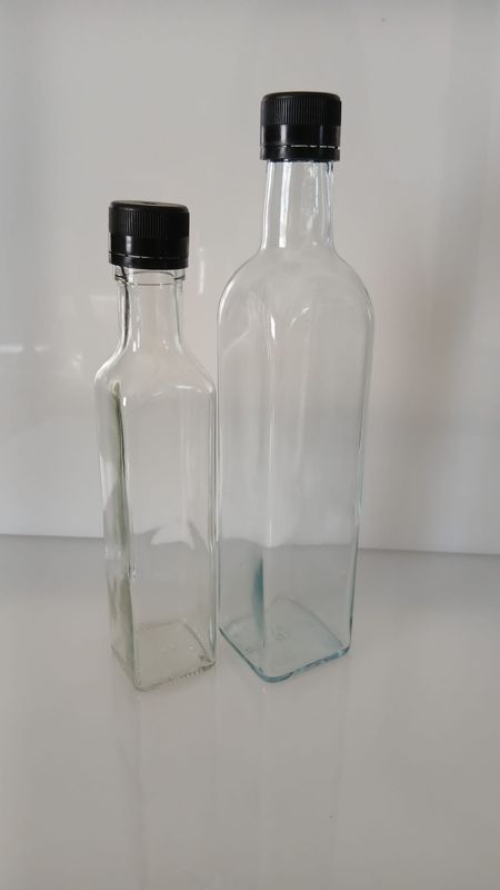 Bottiglia Marasca quadrata in vetro bianco tappo vite