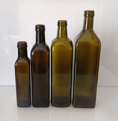 Bottiglia Marasca quadrata in vetro verde con tappo salvagoccia a vite