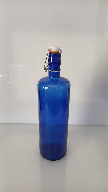 Bottiglia vetro blu con tappo a macchinetta