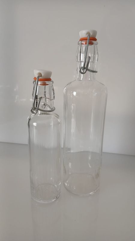 Bottiglia "Aqua"  vetro bianco con tappo a macchinetta