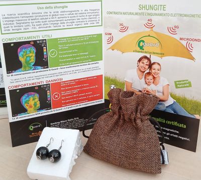 Orecchini in pietra Shungite che contrasta naturalmente l'elettrosmog