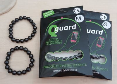 Braccialetto in pietra shungite che contrasta naturalmente l'elettrosmog