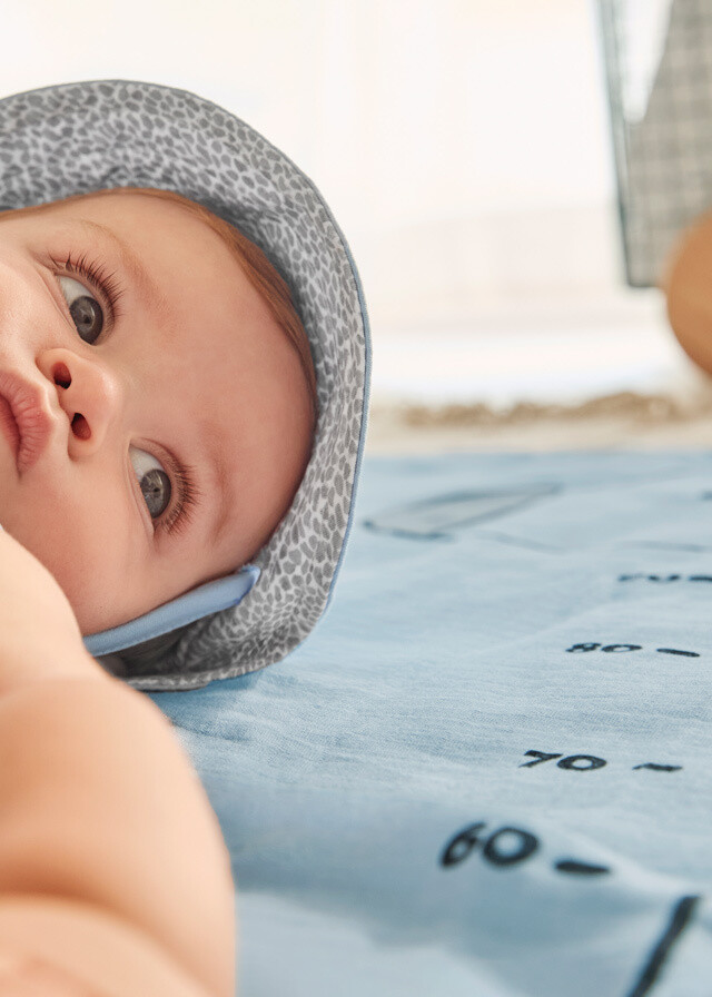 Two milestone muslin set baby