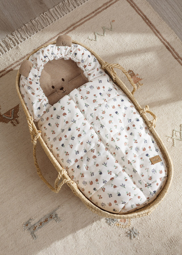 Patterned footmuff