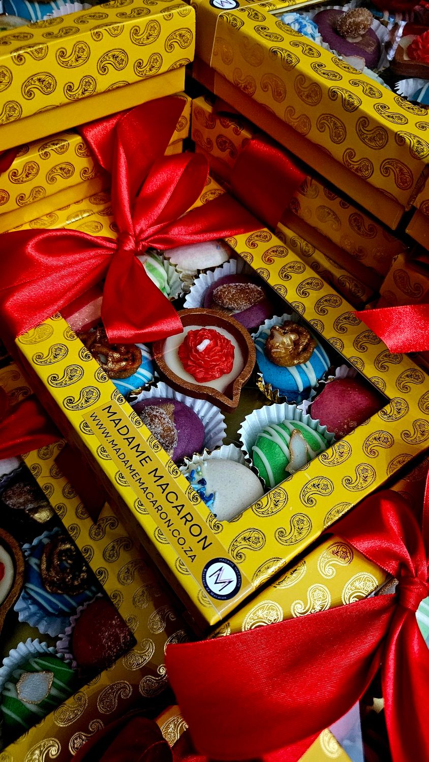 Box of 10 Macaron in Decorative Box Box of 10 Macaron in Decorative Box