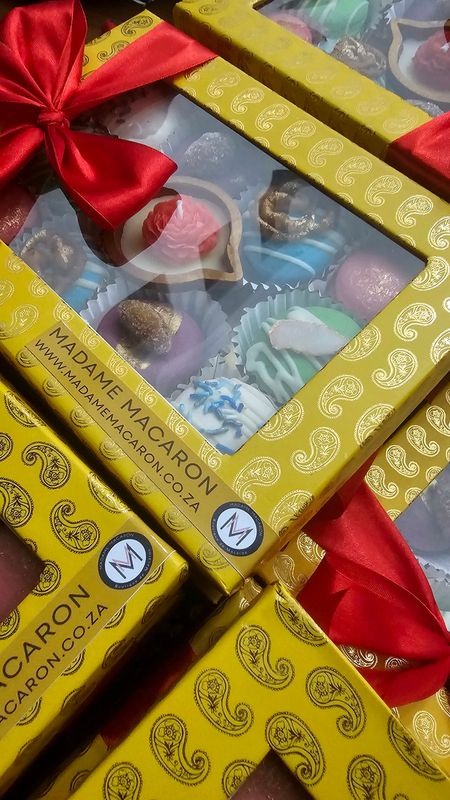 Box of 6 Macaron in Decorative Box Box of 6 Macaron in Decorative Box
