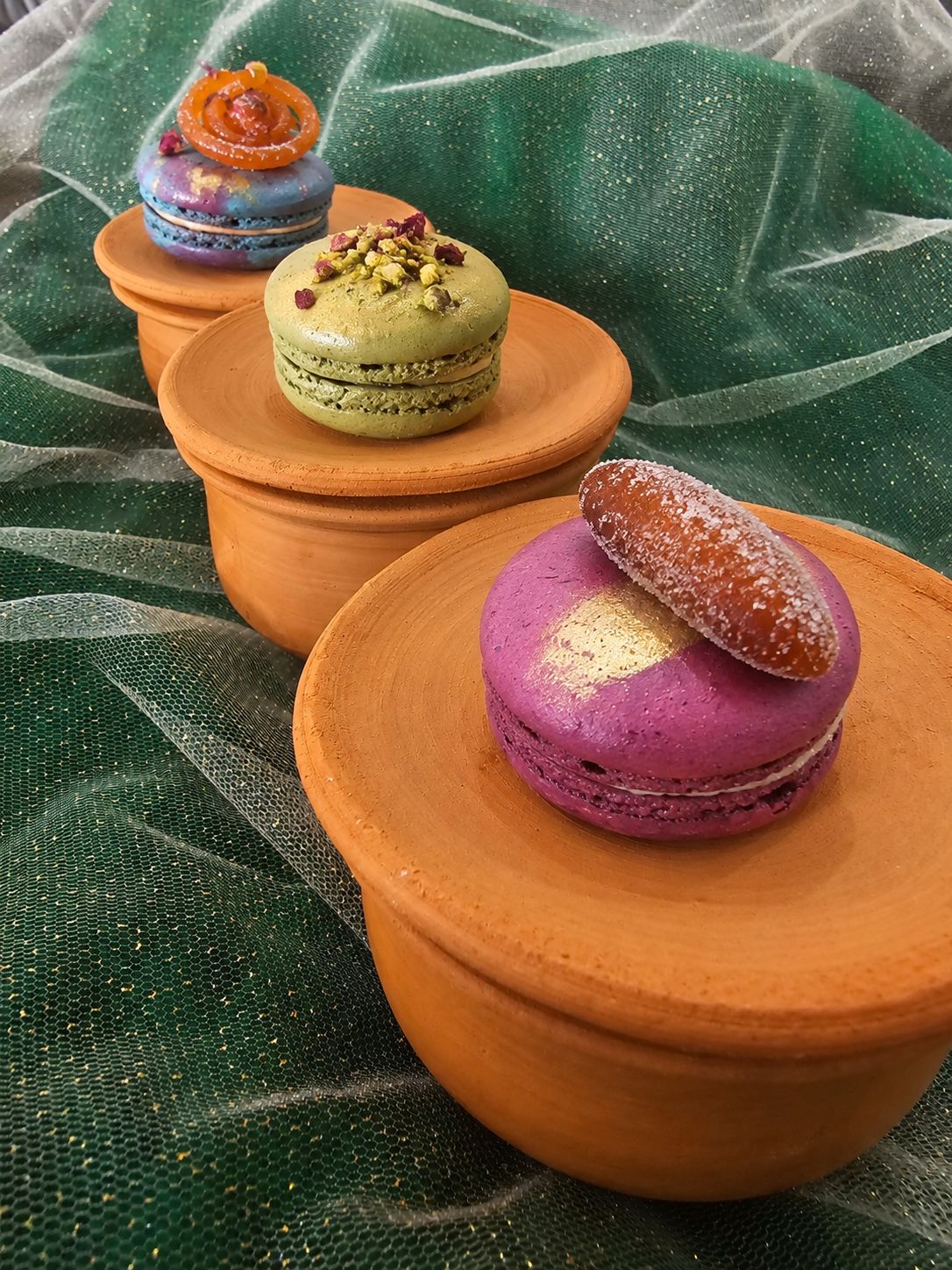 Solo | Heritage Collection (Single Cake and Macaron)