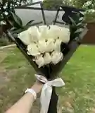 Bunch bouquet of 12 pearl roses