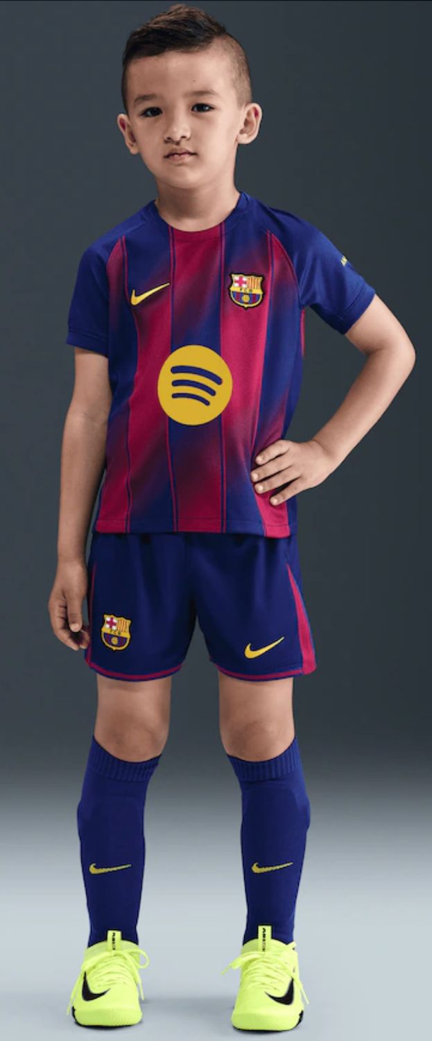 BARCELONE KIT ENFANT DOMICILE 2025/2026