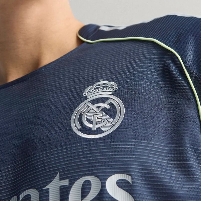 REAL MADRID MAILLOT EXTERIEUR 2025/2026