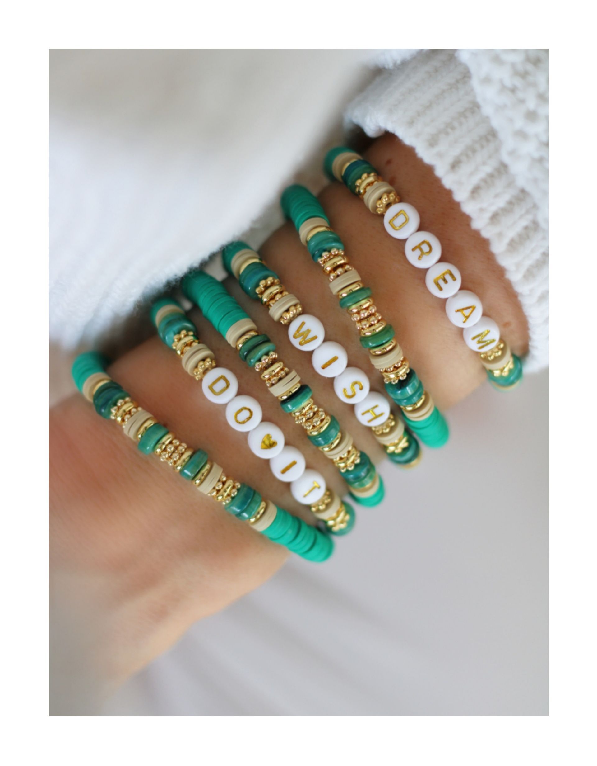 Armband ARI Namensarmband Partnerarmband Initialarmband GRÜN Gold - Bunter Schmuck