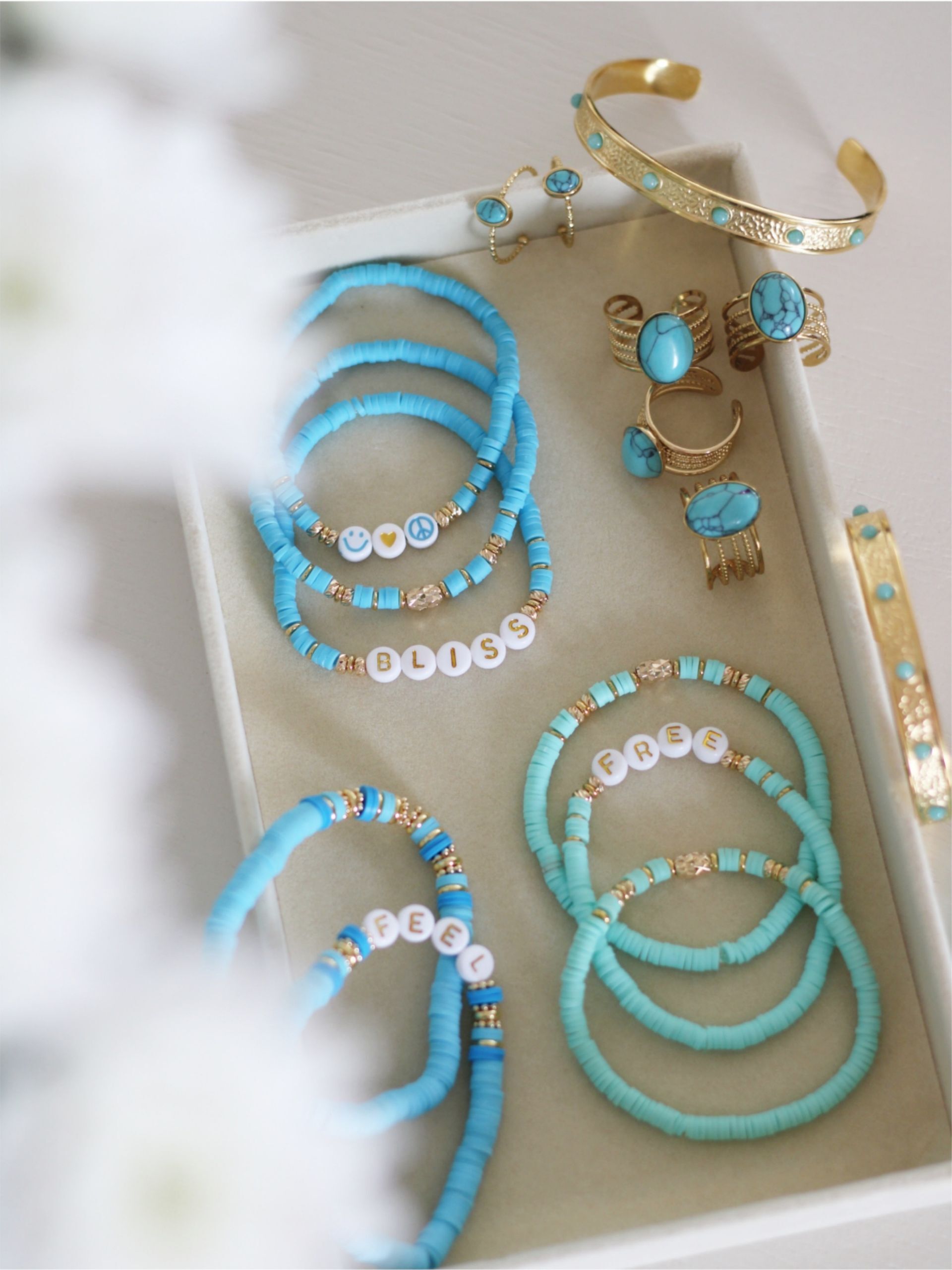 Namensarmband LISI Pastellfarben blau türkis gelb orange rosa lila Katsuki gold - Bunter Schmuck