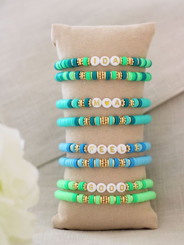 Armband MAVIE Namensarmband Initialarmband Partnerarmband Grün Türkis Blau Mix Gold - Bunter Schmuck