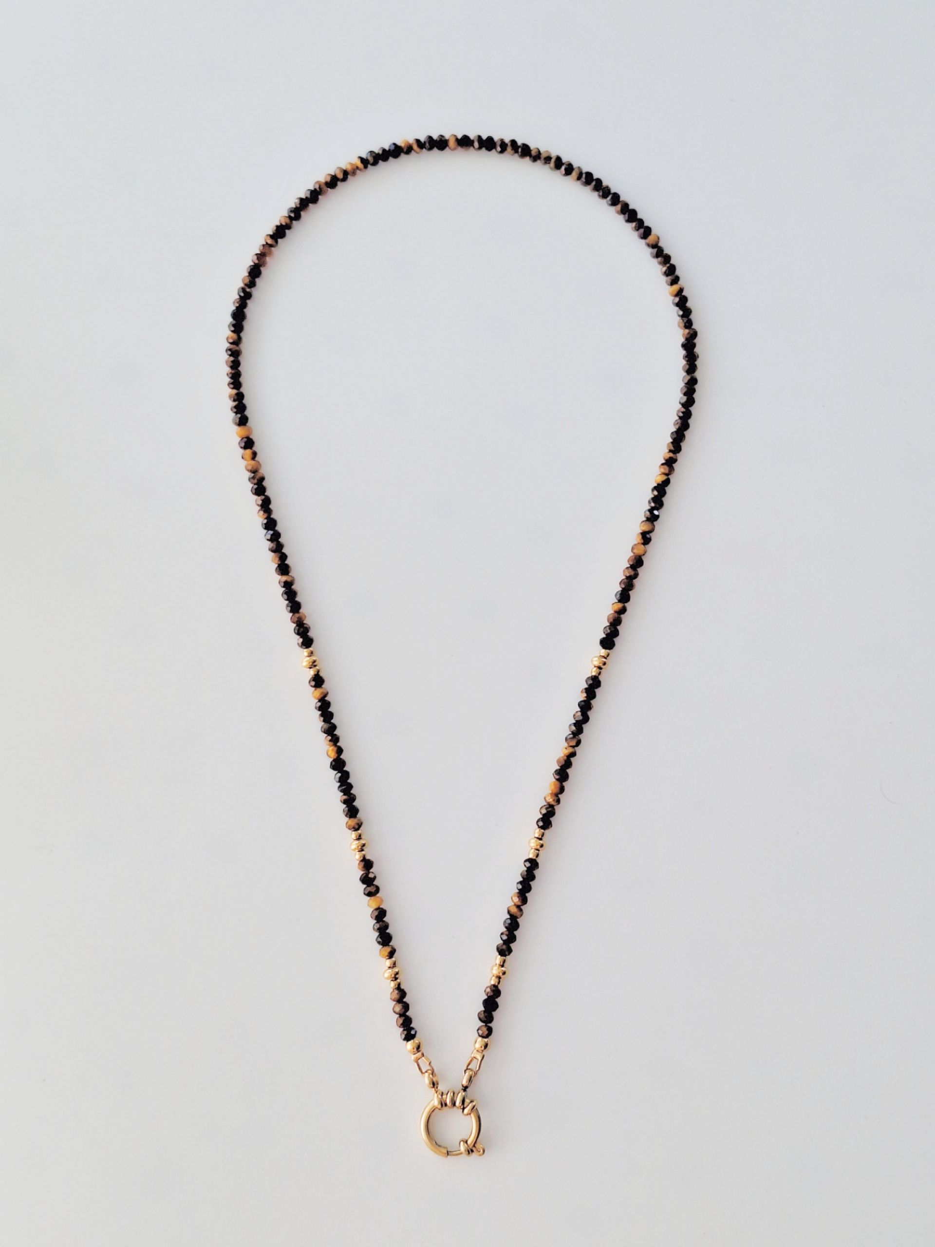 Lange Halskette aus Tigerauge-Perlen in Braun und Gold – Boho Schmuck handgemacht vom Label Bunter Schmuck