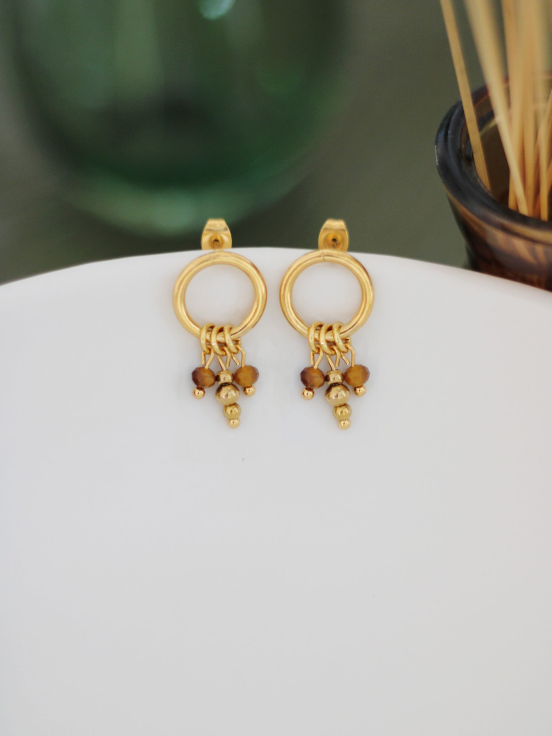 CARA Kreis Ohrstecker mit Anhängern Tigerauge - Bunter Schmuck