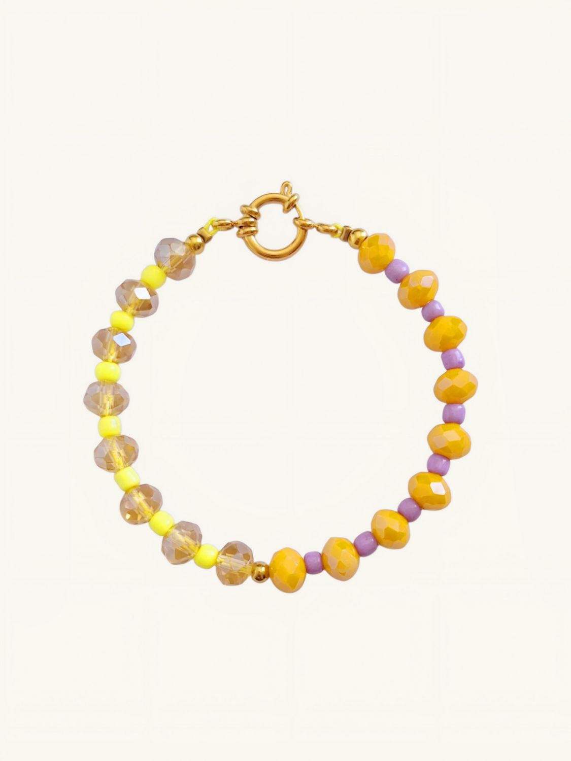 Handgemachtes Perlenarmband in Color-Blocking-Optik mit orange, flieder & neongelben Glasperlen, kombiniert mit Gold & Silber