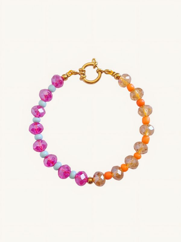 Handgemachtes Perlenarmband in Color-Blocking-Optik mit pink, hellblau, beige & orange Glasperlen, kombiniert mit Gold