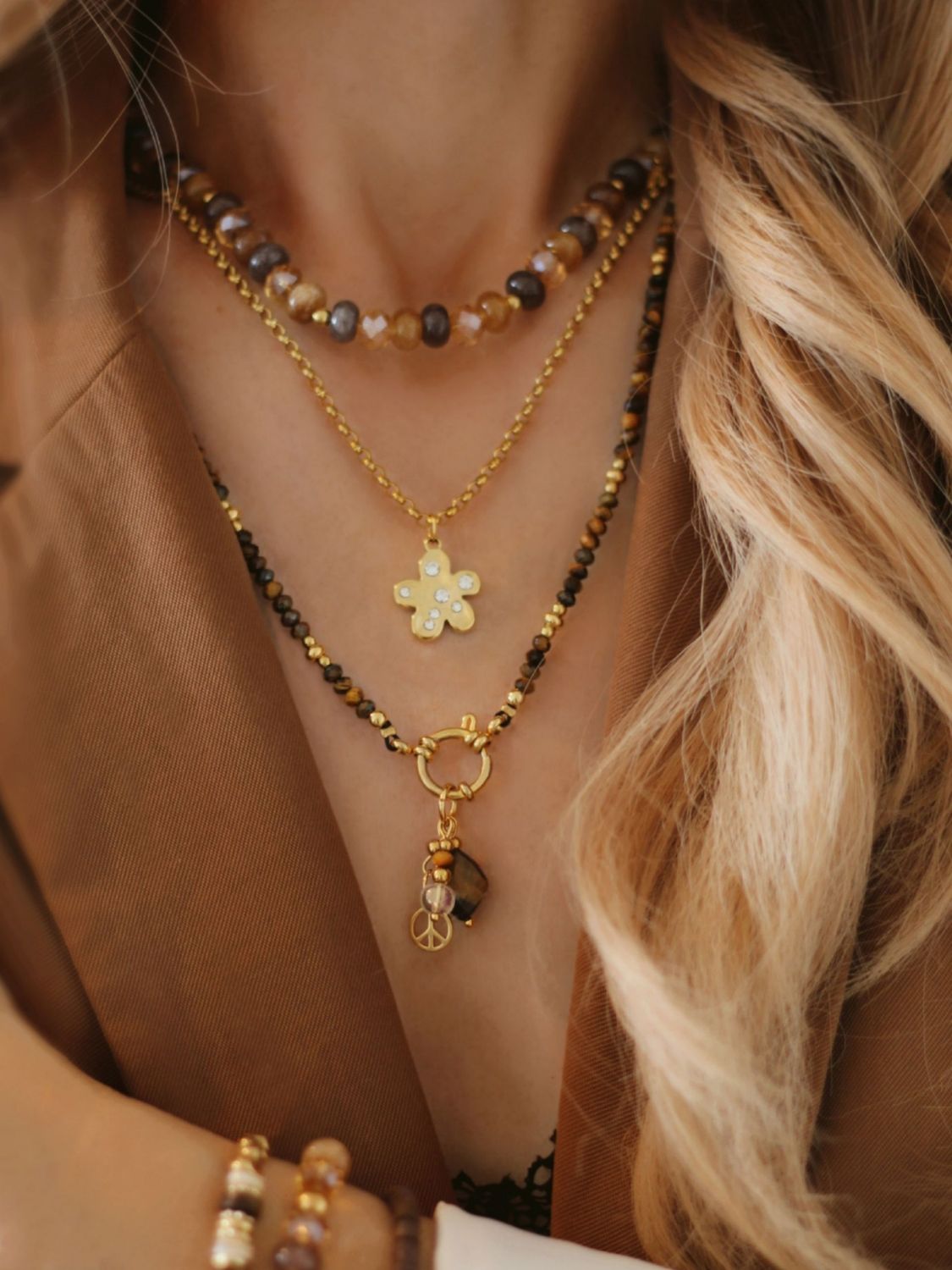 Lange Halskette aus Tigerauge-Perlen in Braun und Gold – Boho Schmuck handgemacht vom Label Bunter Schmuck
