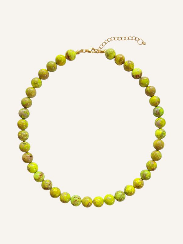 Handgemachte Halskette aus Jaspis-Edelstein-Perlen in leuchtenden Gelbtönen. Tolles Statement-Schmuckstück und Unikat
