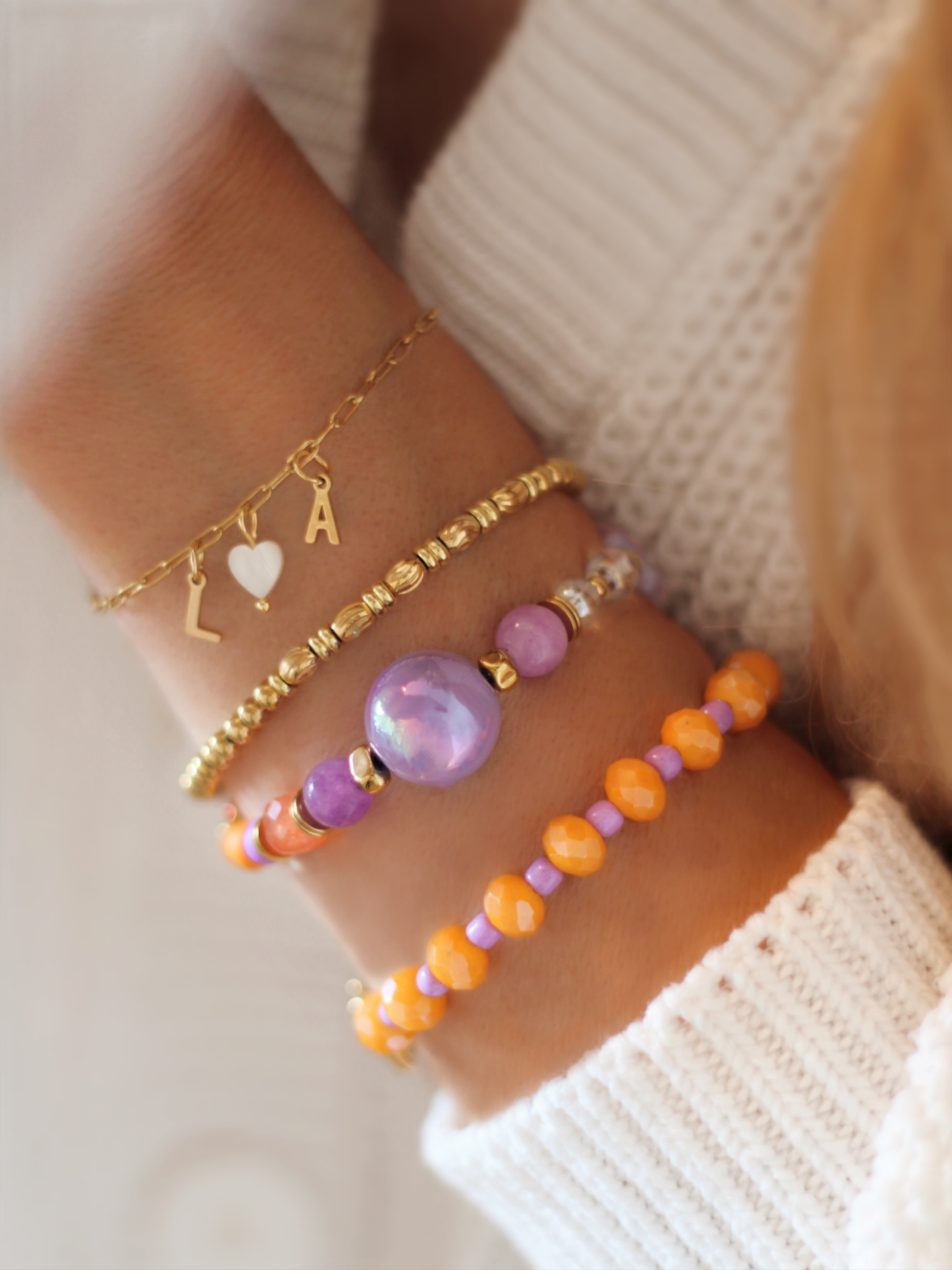 KARI Initialarmband mit Herz handgemacht - Bunter Schmuck