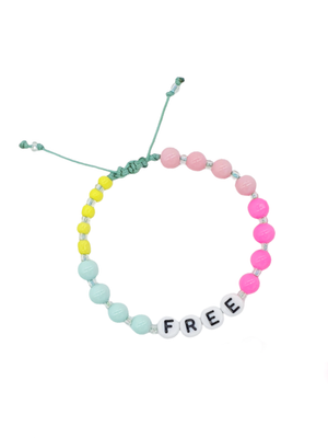 Buntes Perlen-Armband im IBIZA BOHO Chic in bunten Farben wie Neongelb, Pink, Rosa und Blau. Ein Regenbogen fürs Handgelenk