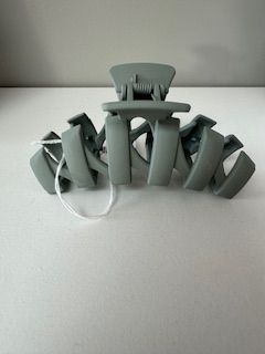 LB Hair Clip Grey