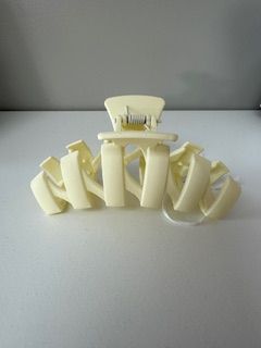 LB Hair Clip Cream