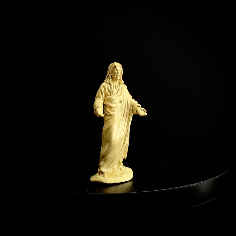 Dije Jesús Sólido 360 en Plata Italiana 925 con Baño de Oro 14k