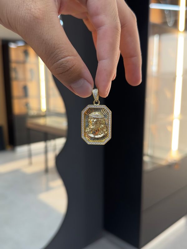 Medalla de Jesús en Oro Italiano 10k – 4.4cm de Alto