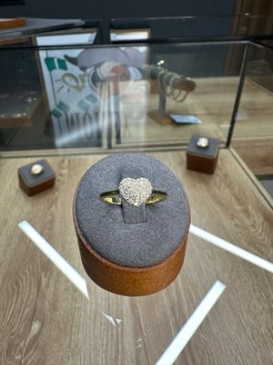 Anillo de compromiso con diseño de  Corazon #8