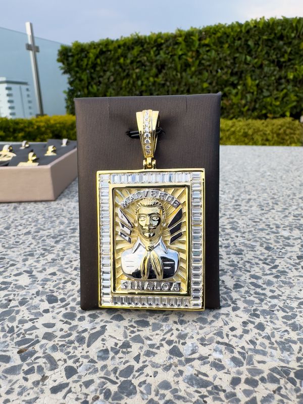 Dije Jesús Malverde en Plata Italiana 925 con Baño de Oro 14k
