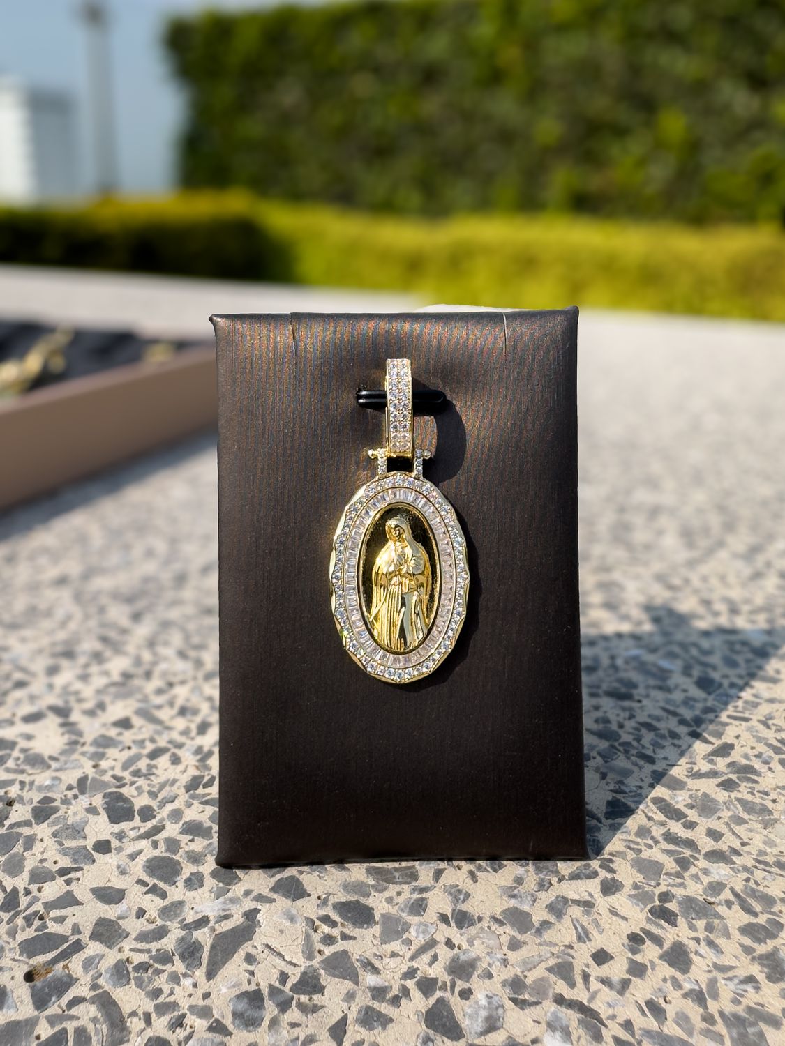 Dije Virgen María en Plata 925 con Baño de Oro 14k