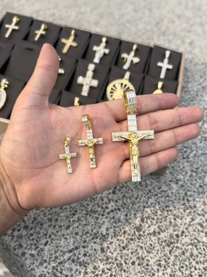 Cruz Baguette con Jesús en Plata 925 con Baño de Oro 14k