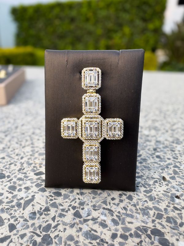 Cruz Baguette en Plata Italiana 925 con Baño de Oro 14k