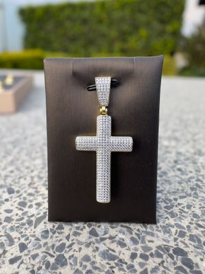Dije Cruz Diamantado en Plata 925 con Baño de Oro 14k