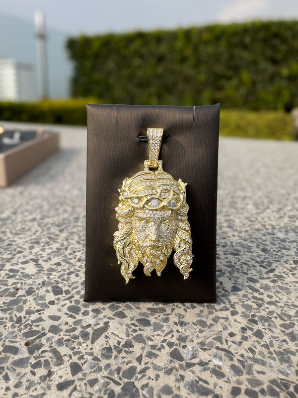 Dije Rostro de Jesús Diamantado en Plata 925 con Baño de Oro 14k