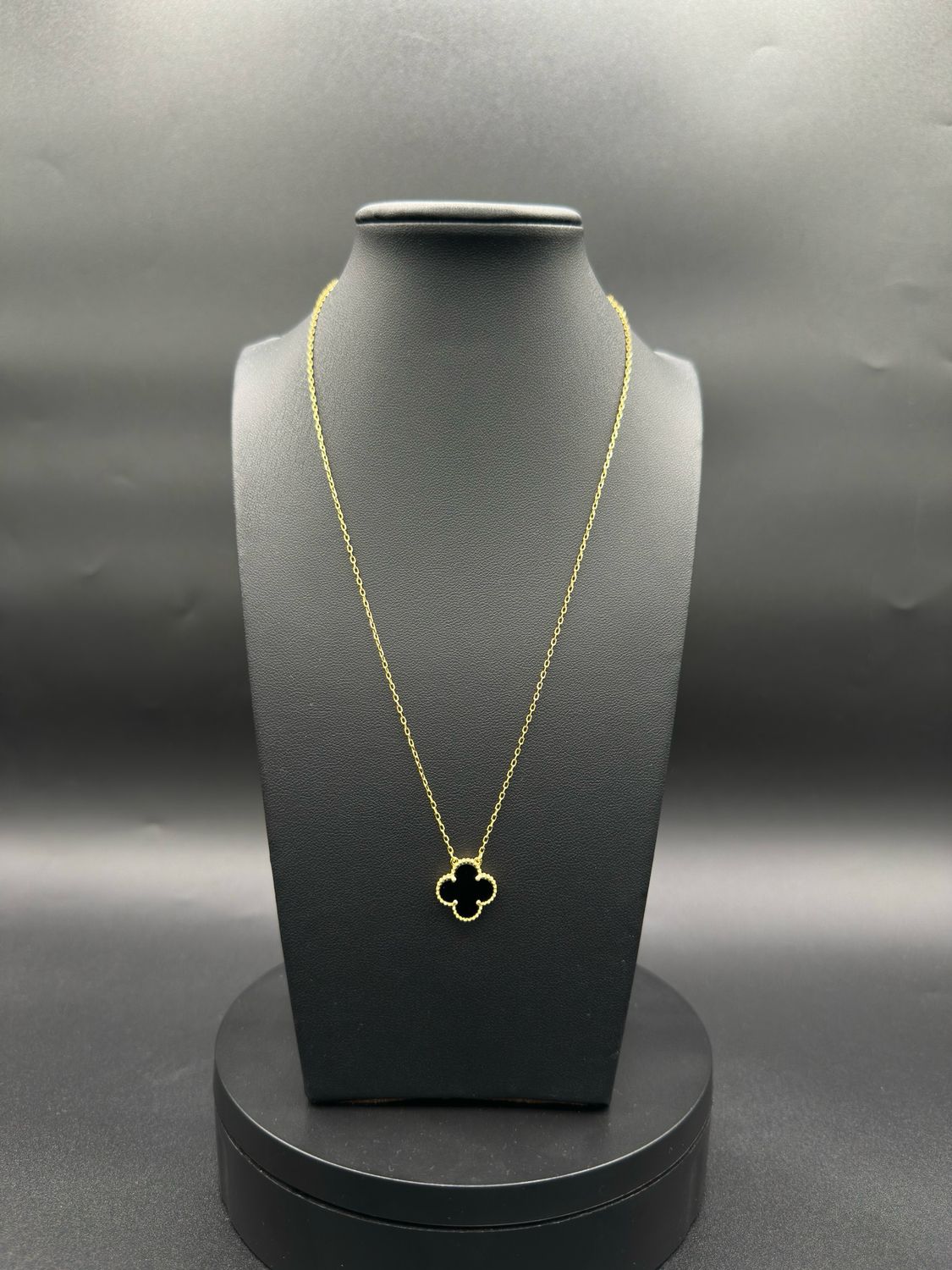 ⚫ Cadena Trébol Negro – Estilo Van Cleef en Plata 925 con Baño de Oro 14k (15mm / 45cm)