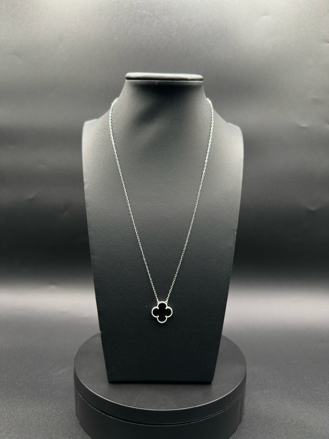 ⚫ Cadena Trébol Negro – Estilo Van Cleef en Plata 925 (15mm / 45cm)