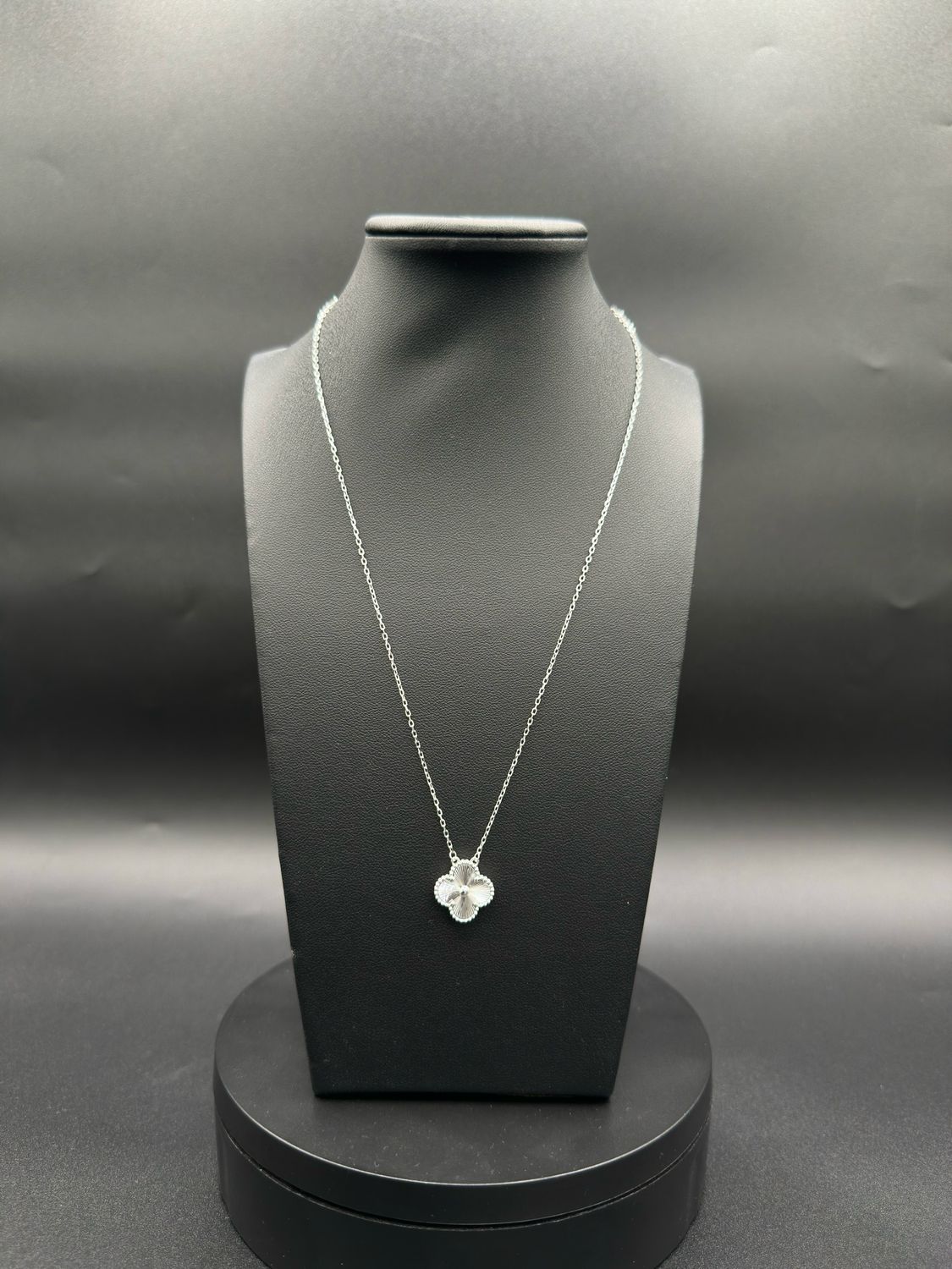 ⚪ Cadena Trébol Plata – Estilo Van Cleef en Plata 925 (15mm / 45cm)