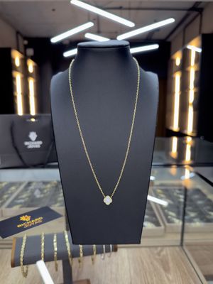 Cadena Van Cleef con Trébol Nácar en Oro 10k – 10mm / 45cm