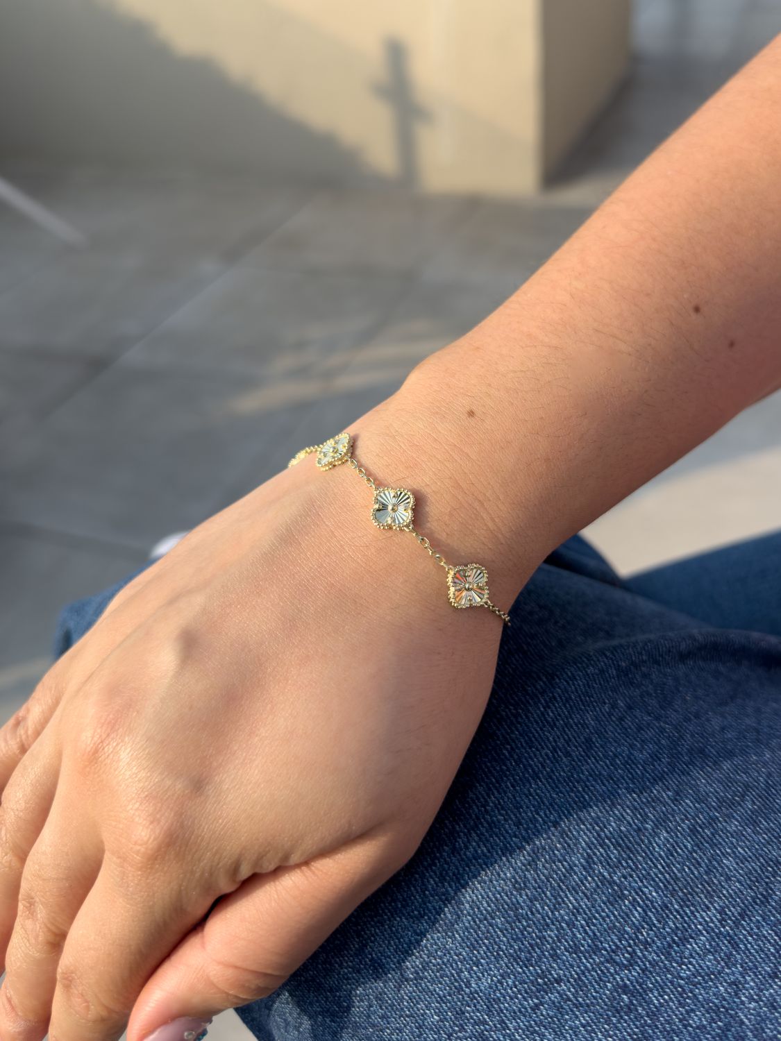 Pulsera Van Cleef con Trébol en Oro 10k – 10mm / 18cm