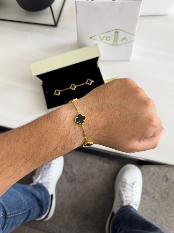 Pulsera Trébol Negra 15mm Estilo Van Cleef en Plata 925 con Baño de Oro 18k – 21cm