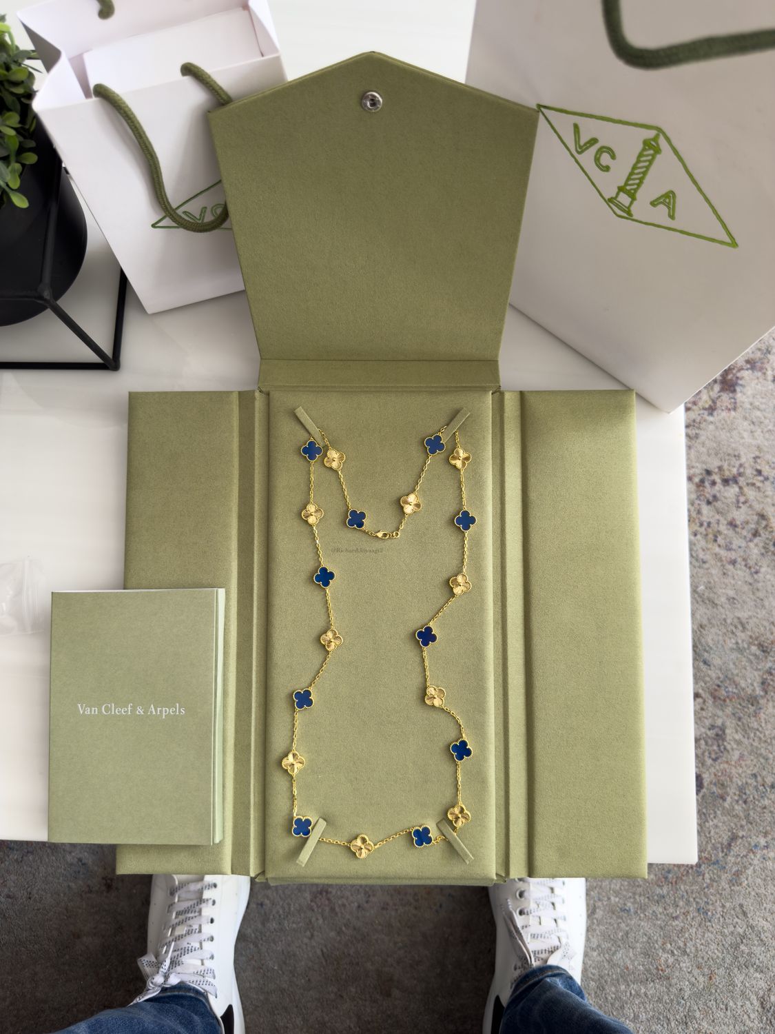 Cadena Van Cleef Trébol Dorado y Azul en Plata 925 con baño de Oro 18k – 15mm / 86cm