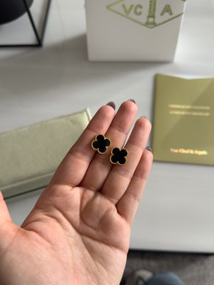 Aretes Trébol Negro – Estilo Van Cleef en Plata 925 con Baño de Oro 18k (15mm)