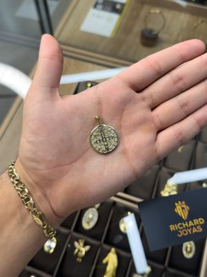 Dije de San Benito en Oro Italiano 10k – 3.4cm de Alto